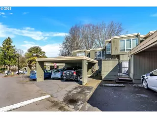 Photo #2: 23648693 Listing 