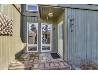 Photo #5: 23648693 Listing 