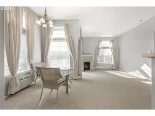 Photo #5: 23649156 Listing 