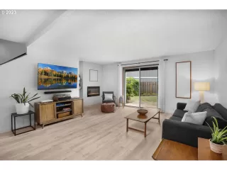 Photo #2: 23649260 Listing 