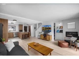 Photo #5: 23649260 Listing 