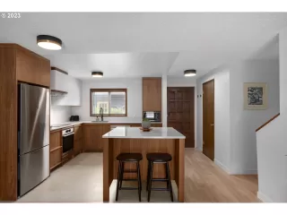 Photo #6: 23649260 Listing 