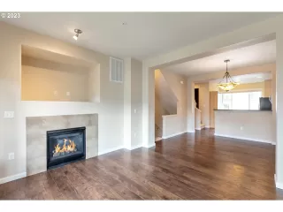 Photo #2: 23650102 Listing 