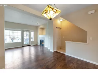 Photo #3: 23650102 Listing 