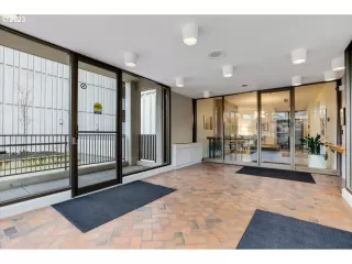 Photo #3: 23650385 Listing