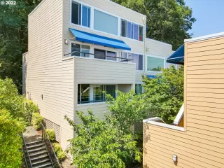 Photo #1: 23650402 Listing