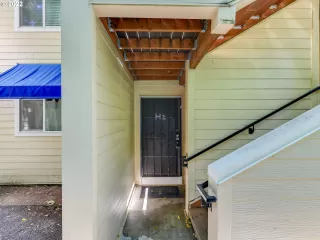 Photo #4: 23650402 Listing