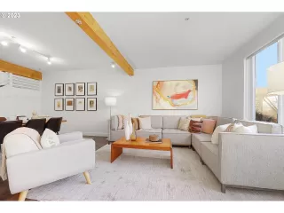 Photo #4: 23651167 Listing 