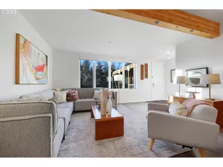 Photo #5: 23651167 Listing 