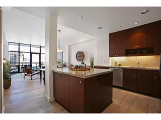 Photo #2: 23652962 Listing