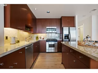 Photo #4: 23652962 Listing