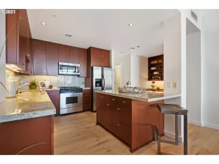 Photo #5: 23652962 Listing