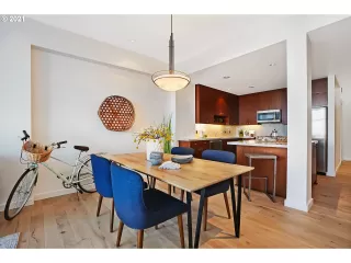 Photo #6: 23652962 Listing