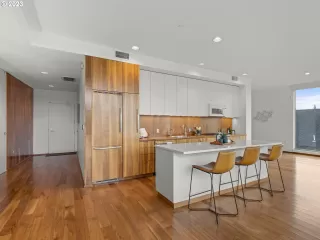 Photo #4: 23653340 Listing 