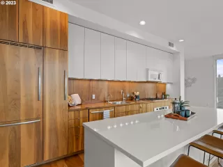 Photo #6: 23653340 Listing 