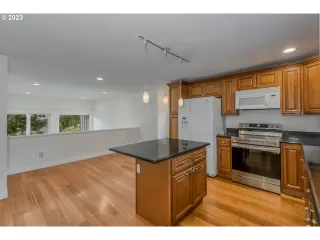 Photo #6: 23654197 Listing 