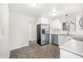 Photo #2: 23655923 Listing 