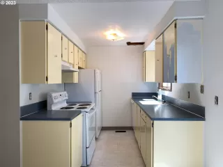 Photo #2: 23656060 Listing