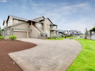 Photo #6: 23656077 Listing