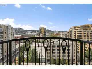 Photo #4: 23656102 Listing 