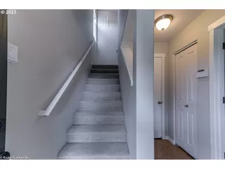 Photo #6: 23656513 Listing