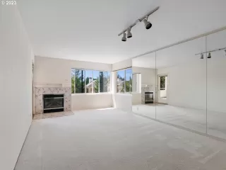 Photo #6: 23656884 Listing