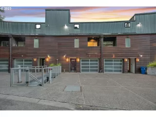 More Details about MLS # 23657153 : 2208 SW HOFFMAN AVE