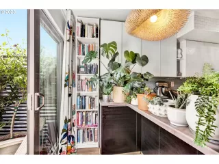 Photo #5: 23657484 Listing