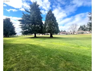 Photo #4: 23657708 Listing