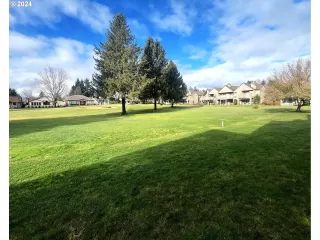 Photo #5: 23657708 Listing