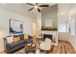 Photo #2: 23658358 Listing 