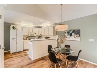 Photo #5: 23658358 Listing 