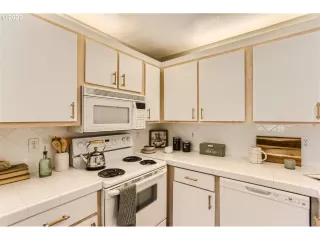 Photo #6: 23658358 Listing 