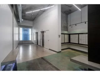 Photo #4: 23659726 Listing