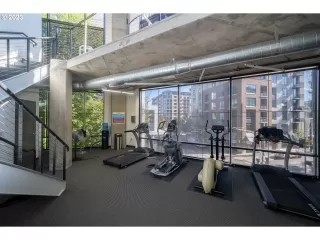 Photo #5: 23659726 Listing