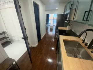 Photo #4: 23659904 Listing