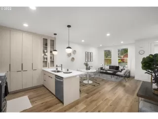 Photo #4: 23660206 Listing