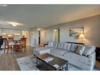 Photo #2: 23660481 Listing