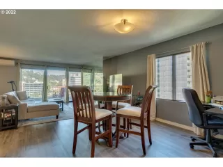 Photo #3: 23660481 Listing