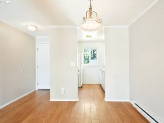 Photo #4: 23661567 Listing 