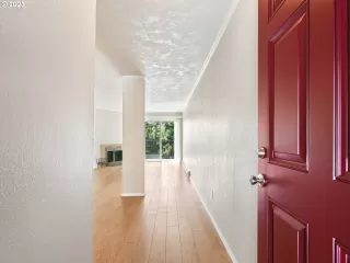 Photo #5: 23661567 Listing 