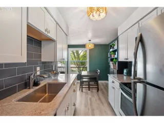 Photo #4: 23662046 Listing 