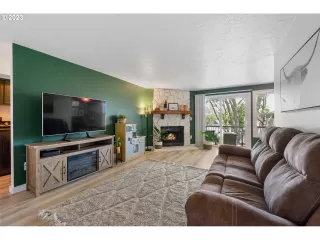 Photo #5: 23662046 Listing 