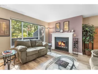 Photo #6: 23662275 Listing