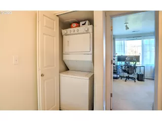 Photo #3: 23662291 Listing