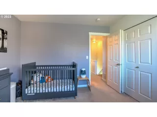 Photo #5: 23662291 Listing