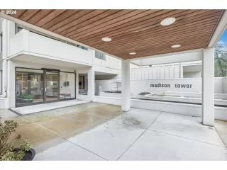 Photo #1: 23663793 Listing