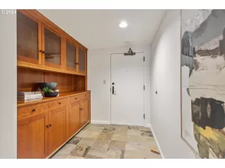 Photo #4: 23663793 Listing