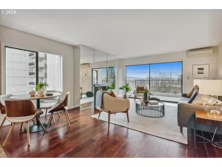 Photo #5: 23663793 Listing