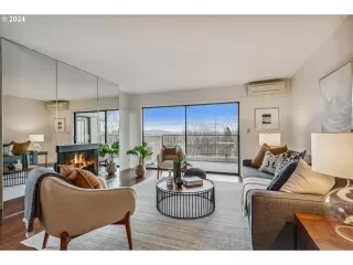 Photo #6: 23663793 Listing